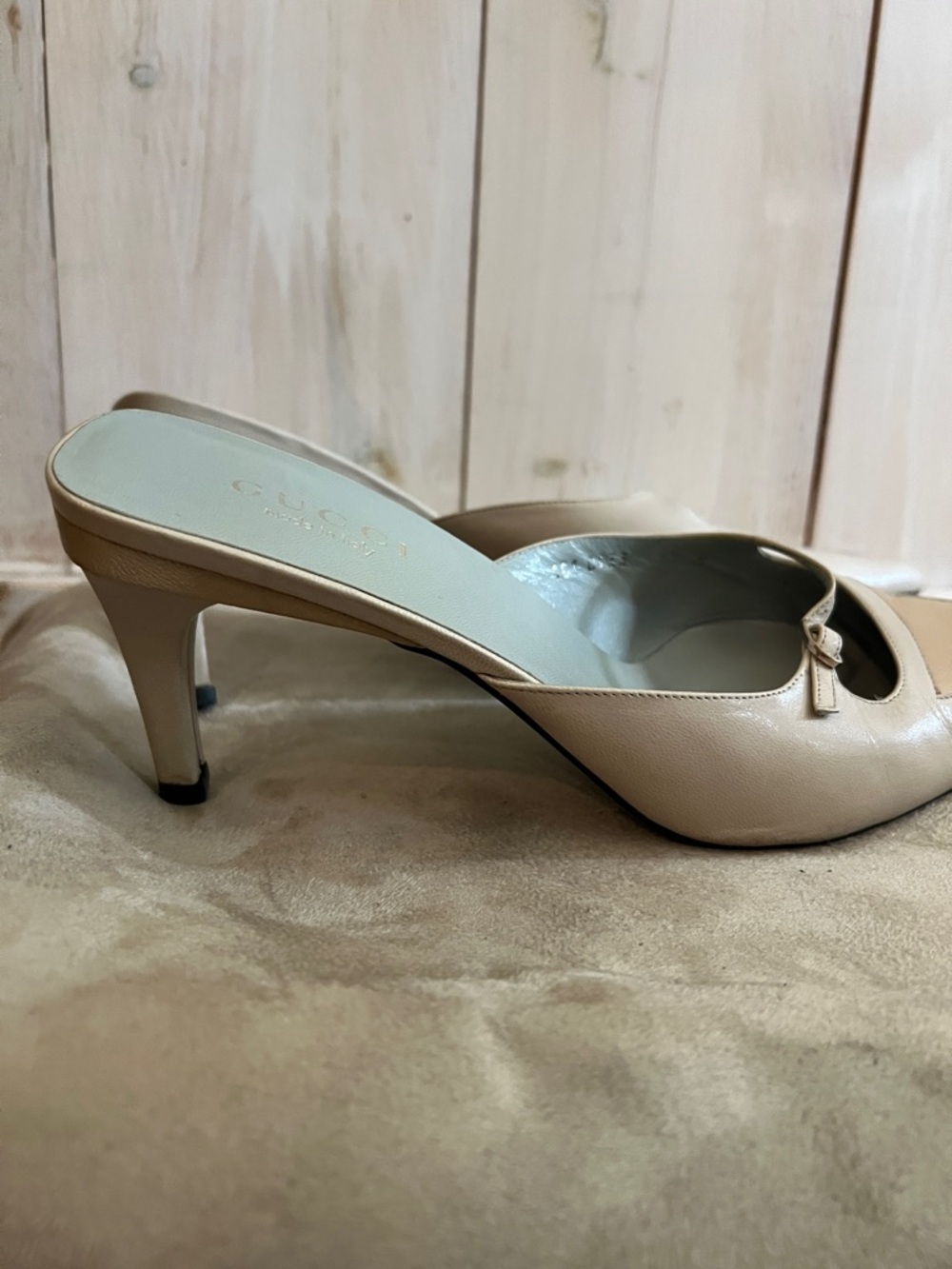 Vintage Gucci Two-Tone Beige & Tan Pointed Toe Mules - Picture 3 of 4